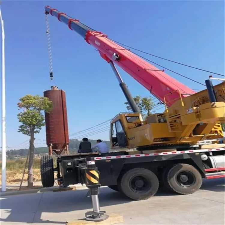 沙县吊车租赁作业时的保养和维护